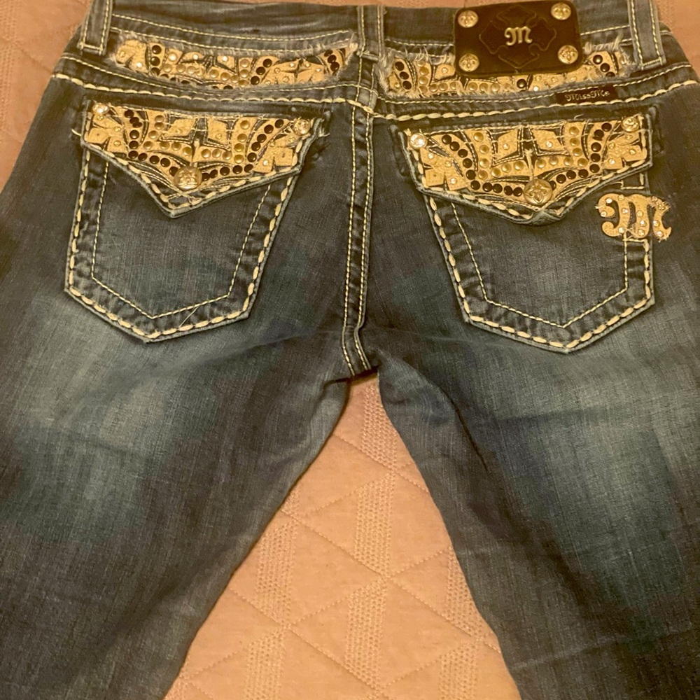 Miss Me Jeans Size 28 waist 32 inch length Boot Cut. Rhinestones.